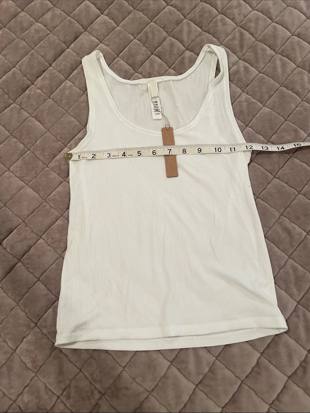 SKIMS NWT White Ribbed Scoop Tank Top foe dressing up or casual leisure sports